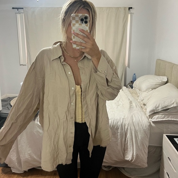 H&M BUTTON UP - Picture 5 of 10